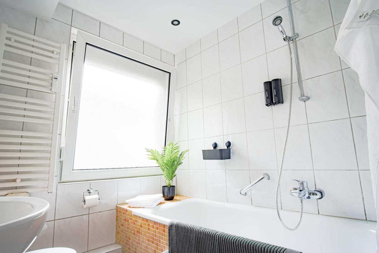 Homefy Bright And Cozy Holiday Apartment - Washer & Dryer - Free Parking إسن المظهر الخارجي الصورة